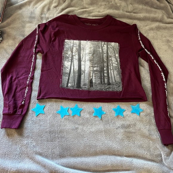 Taylor Swift folklore In The Trees Long Sleeve Crop Top Maroon Purple Shirt - Picture 1 of 10
